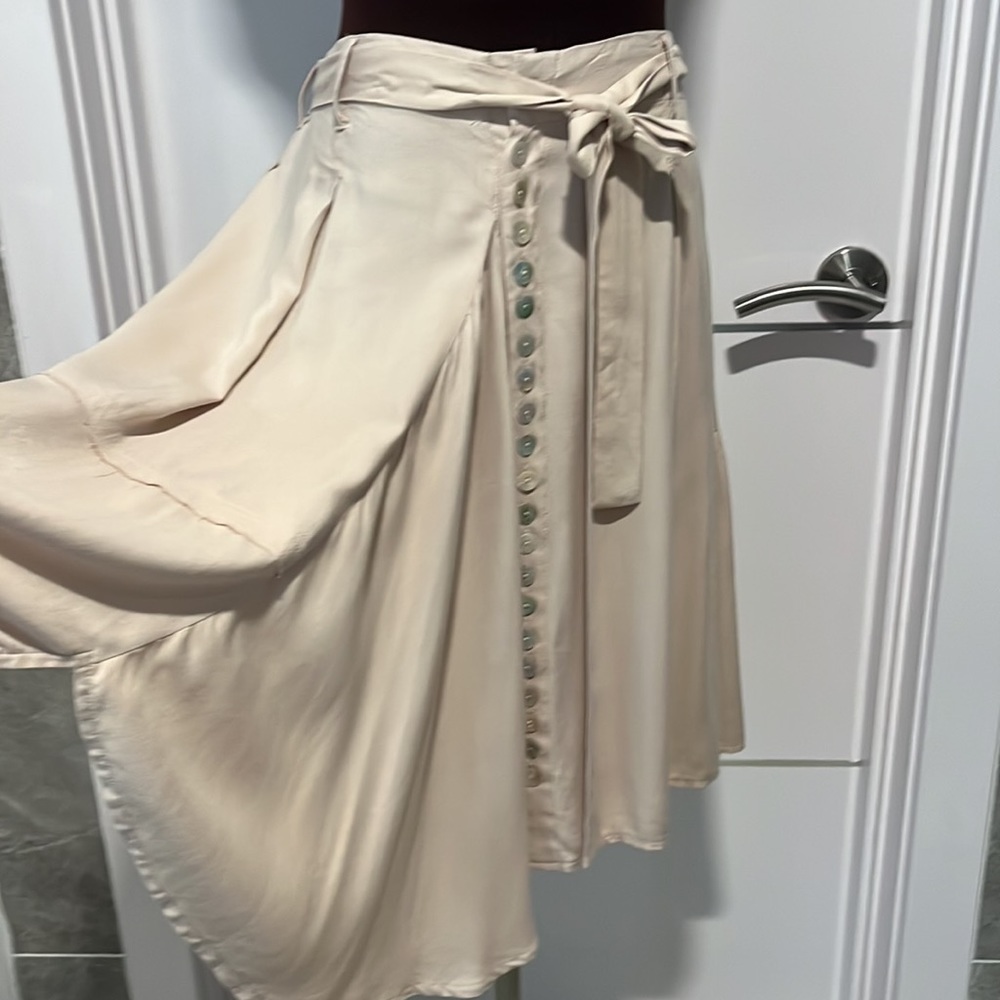 Hagel size M skirt with uneven hem